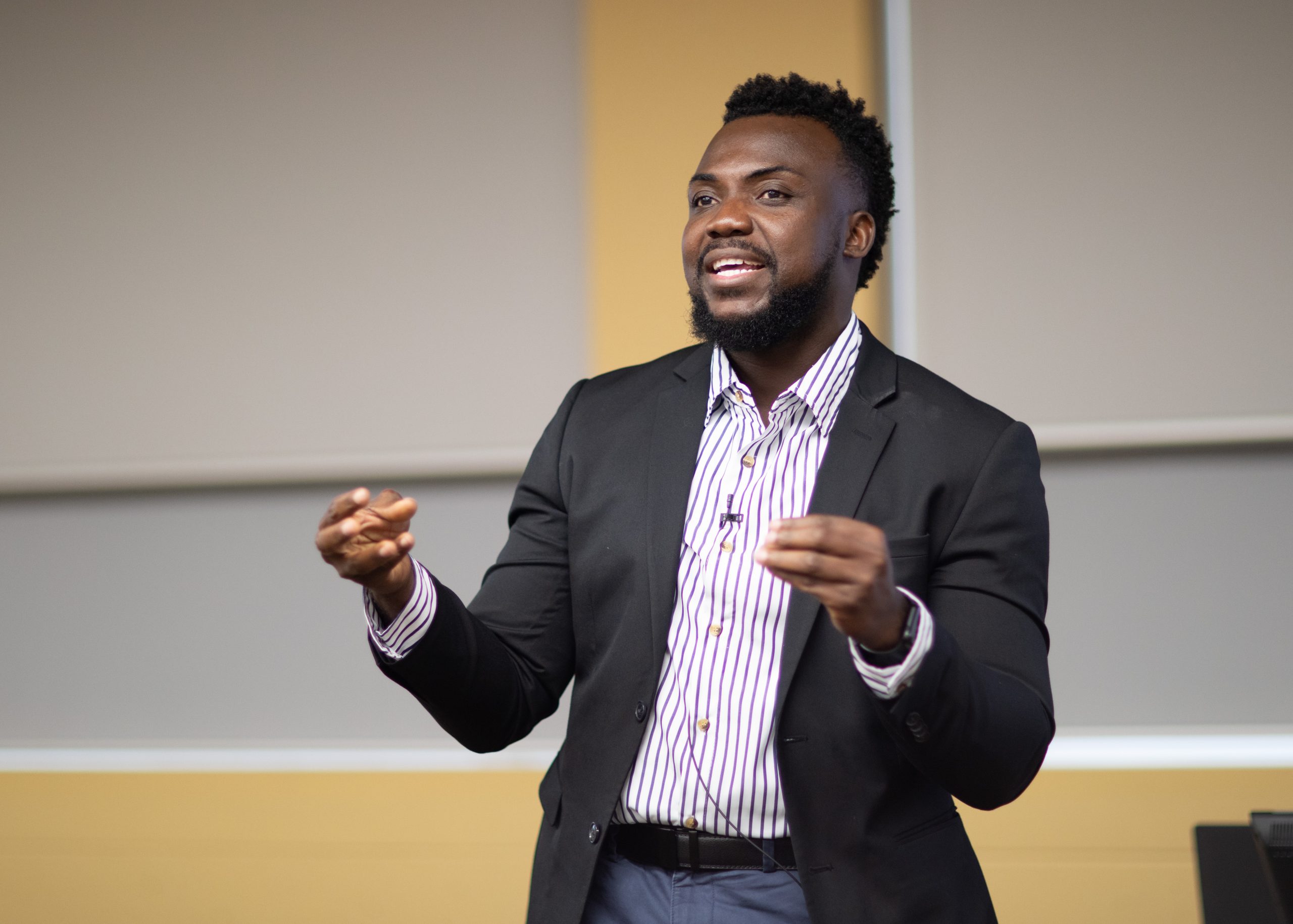 Dr. Olatunde Oladipupo presenting.