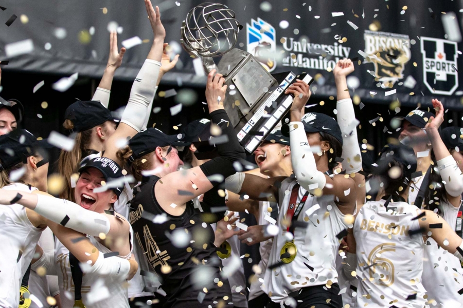 Bisons celebrate U SPORTS win