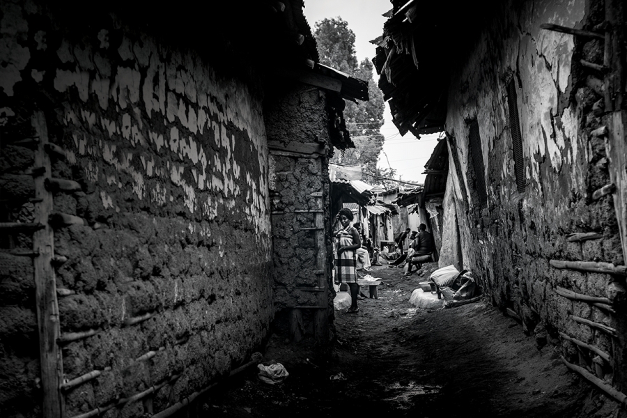 An alley in Nairobi. Photo by Will Swanson