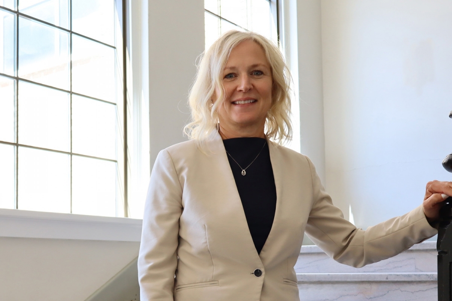 Portrait of Dr. Jacquie Ripat.