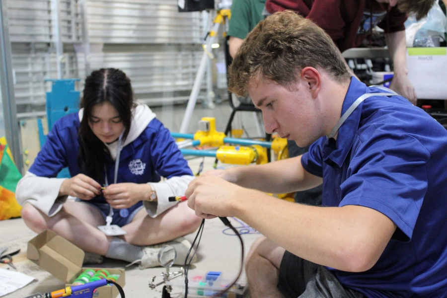 UMRT_STUDENTS_WORKING