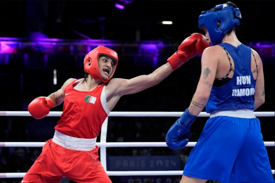women boxers in the ring