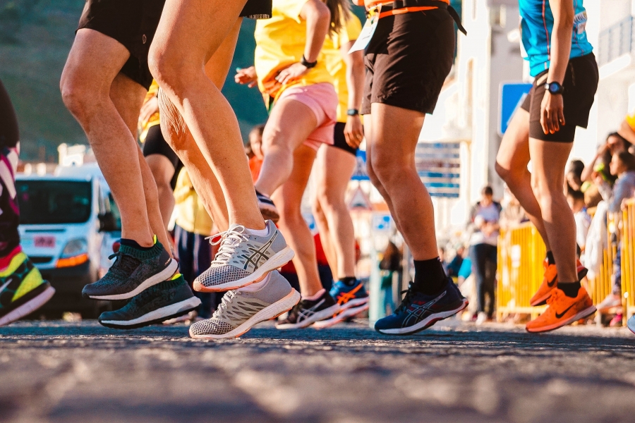 runners get ready for a race