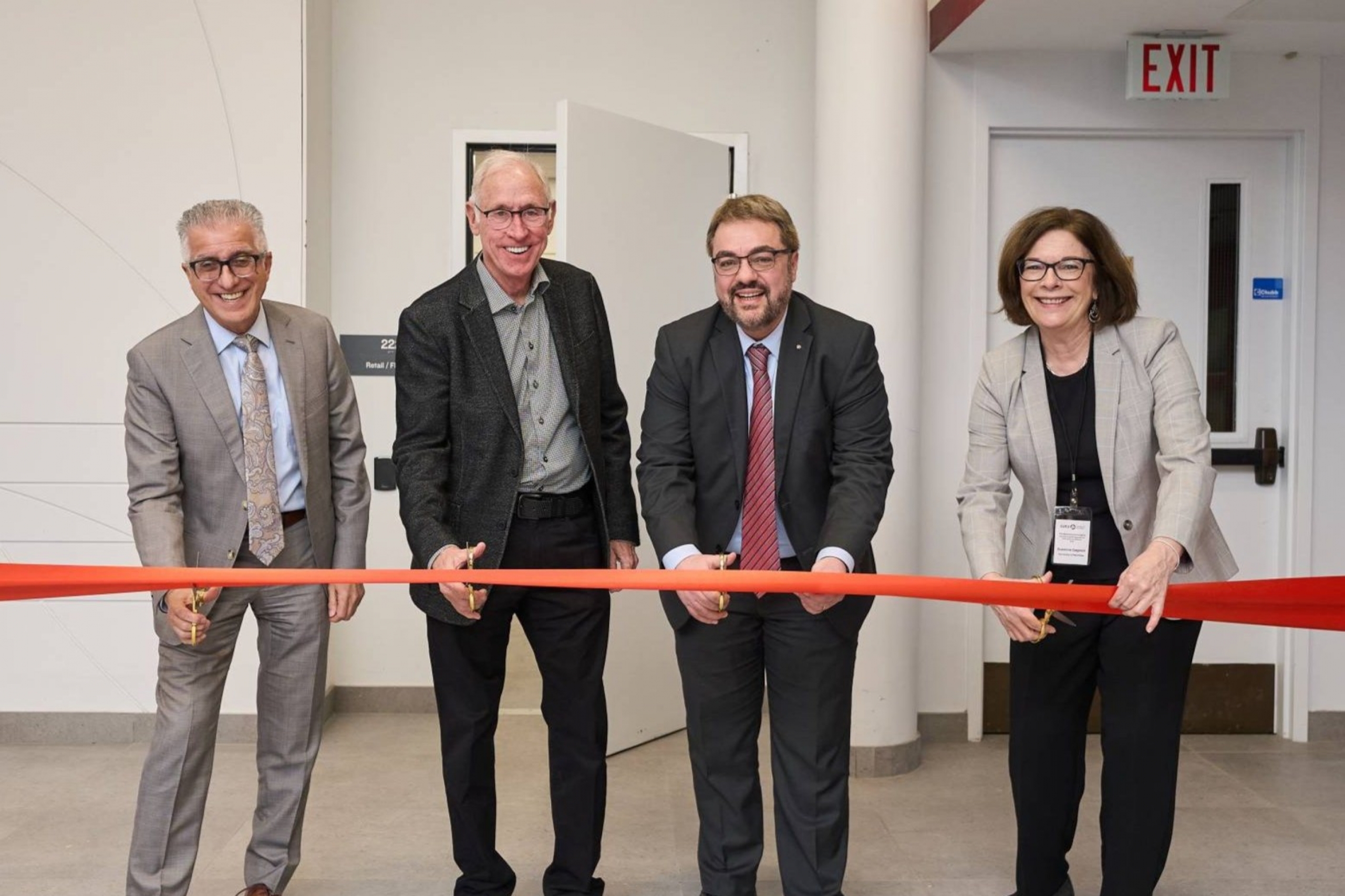 Ribbon cutting at the David Dreman Behavioural Lab
