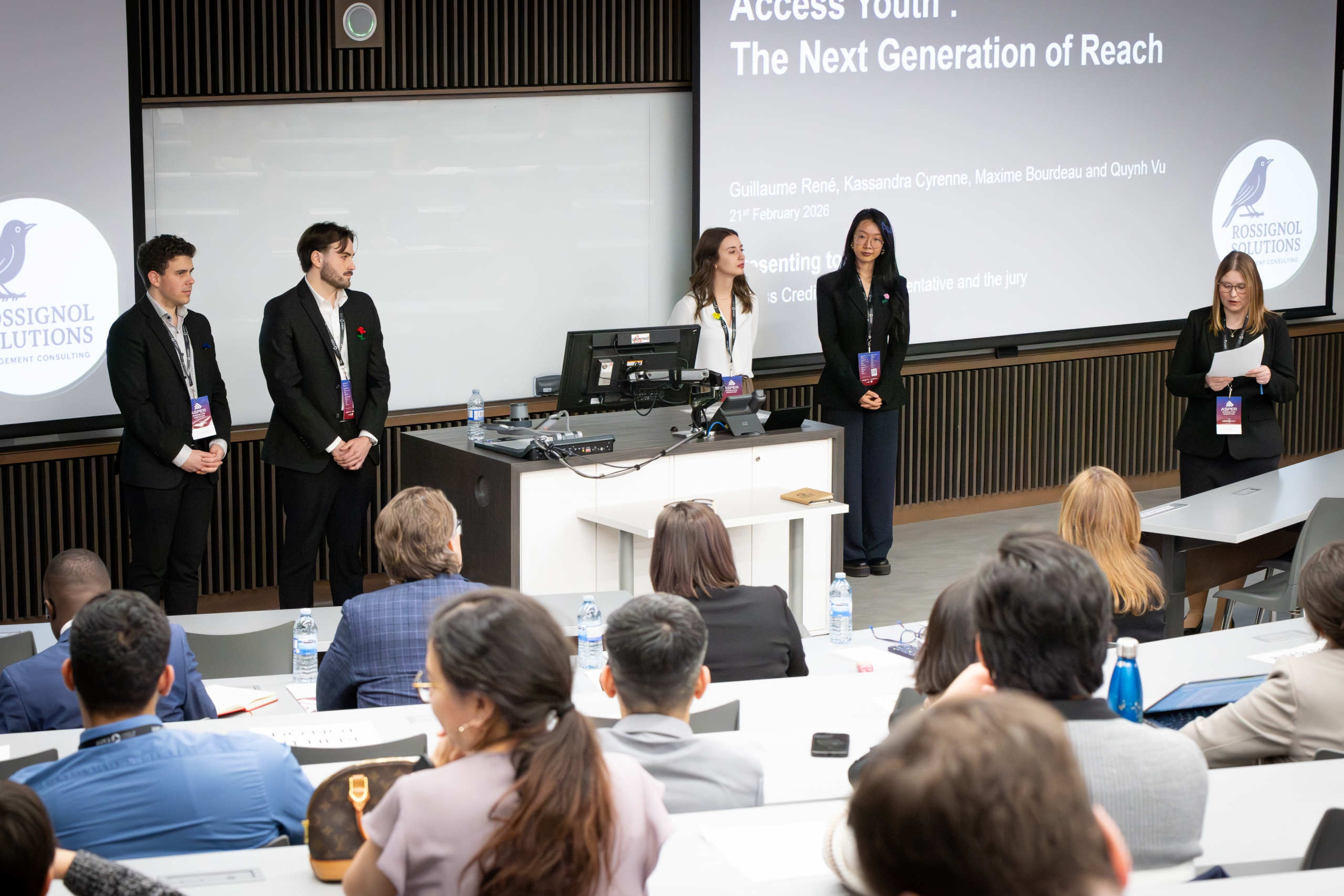 A view of an entire room during a case presentation