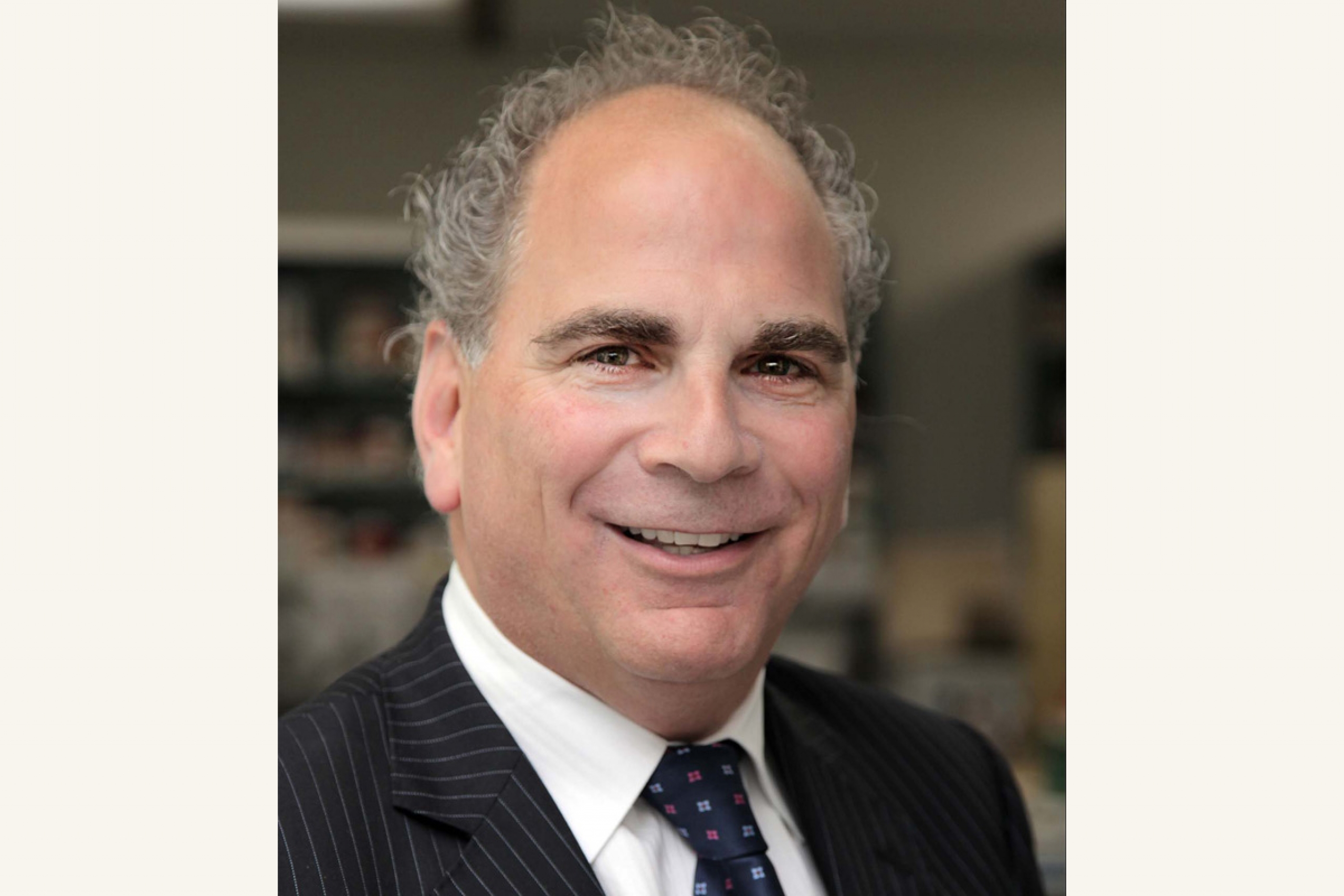 Headshot of Lorrie Kirshenbaum