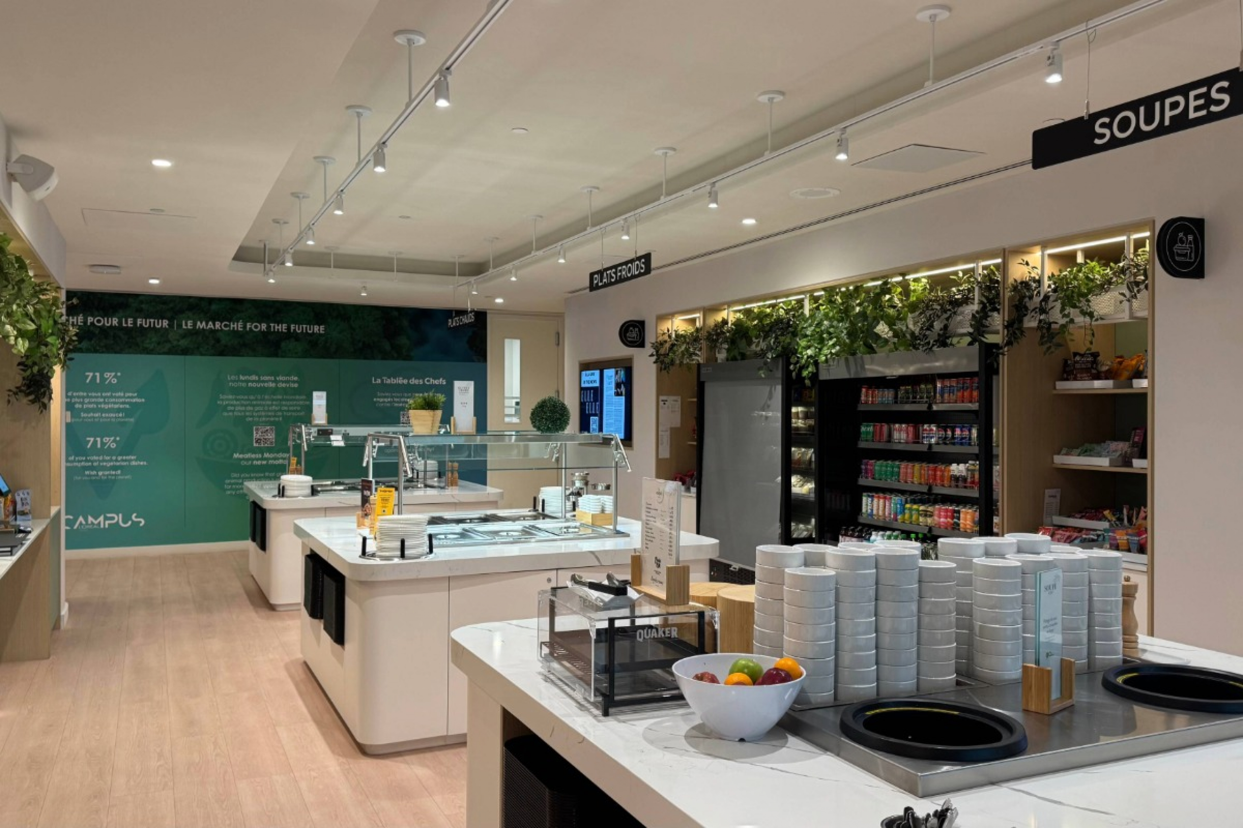 L’Oréal Montreal's employee lunch area.