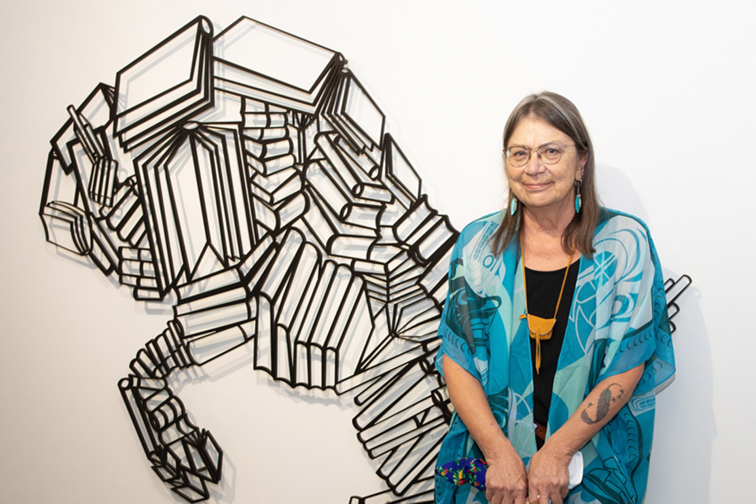 Val T. Vint with Skoden Stoodis art in Libraries