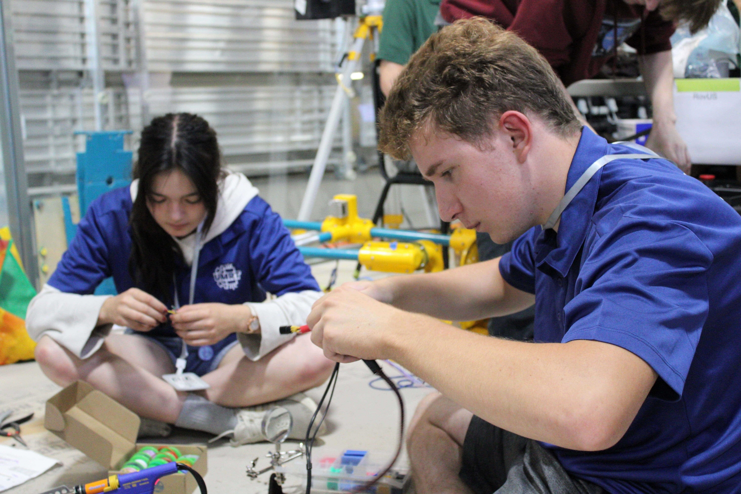 UMRT_STUDENTS_WORKING
