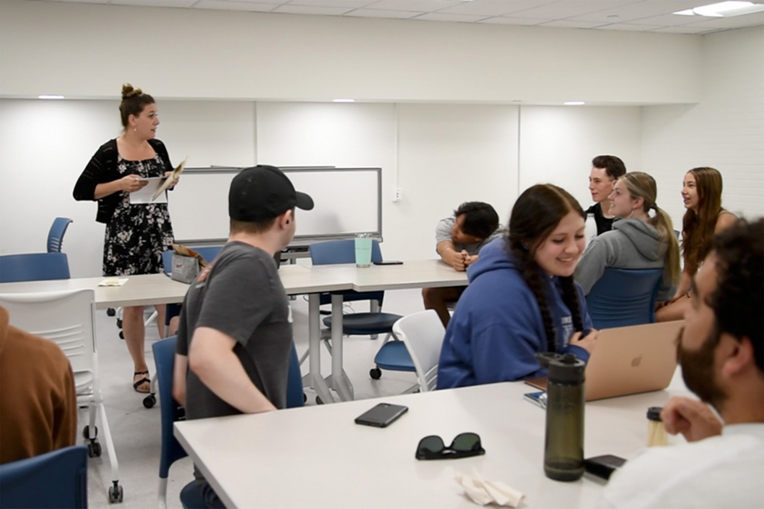 Melanie Lalonde presenting to the Wawatay students.