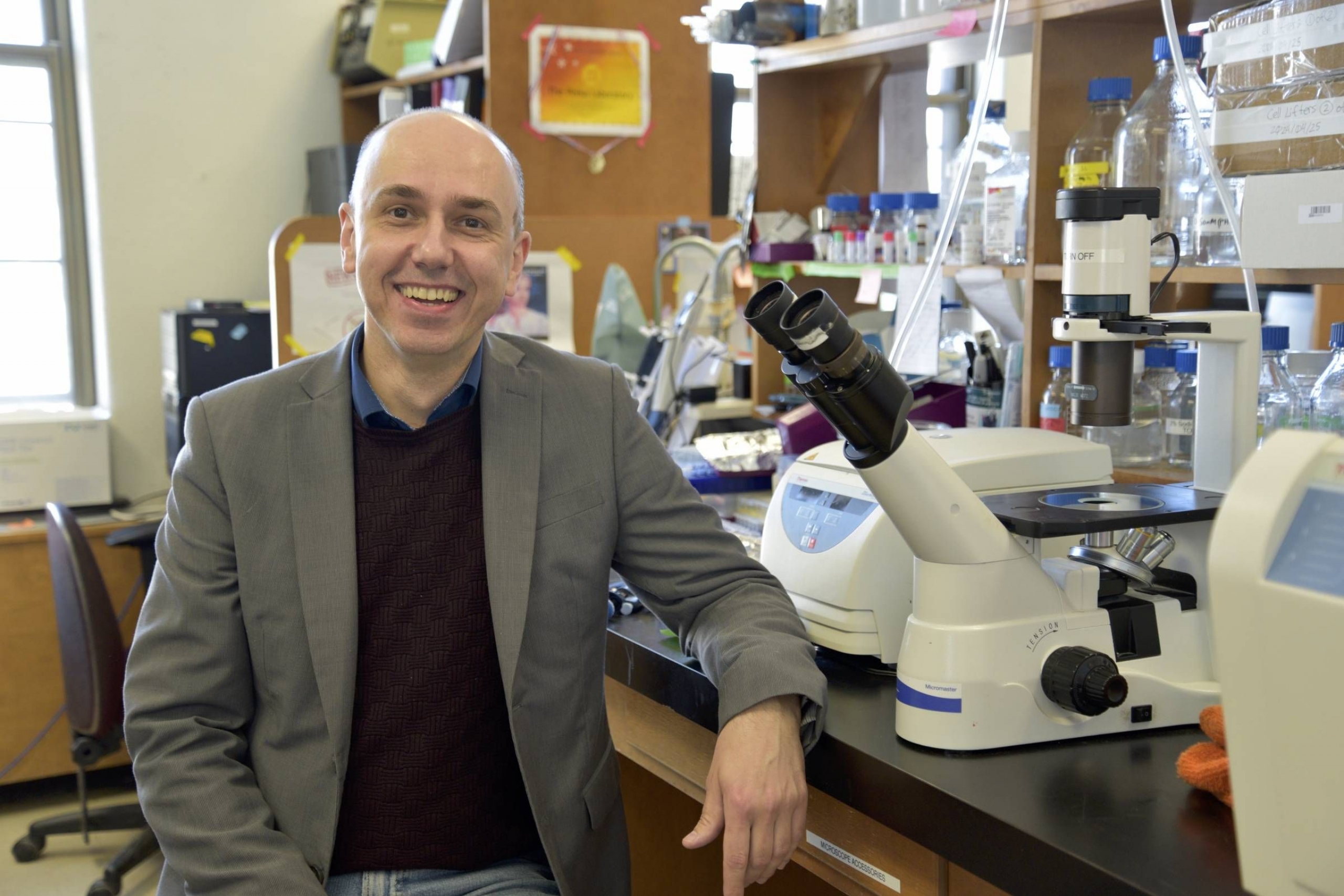 peter pelka in a lab